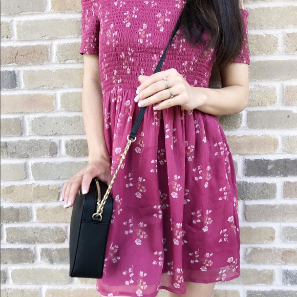 👜💕Michael Kors Large Crossbody Black Saffiano - Picture 4 of 5